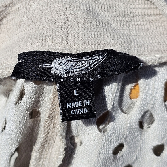 Far Child beige cut out blouse - Picture 4 of 5